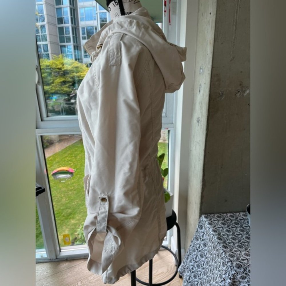 Lightweight jacket, size Large - Picture 7 of 11